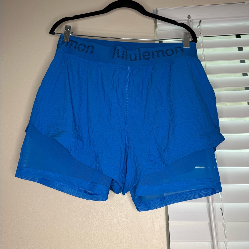 Lululemon logo mesh trainer shorts